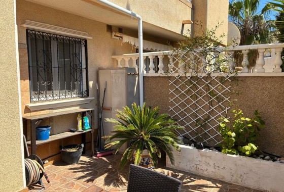 Herverkoop - Halfvrijstaande villa -
Orihuela Costa