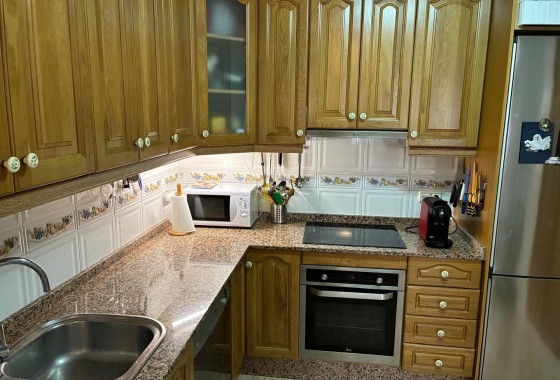 Herverkoop - Halfvrijstaande villa -
Orihuela Costa