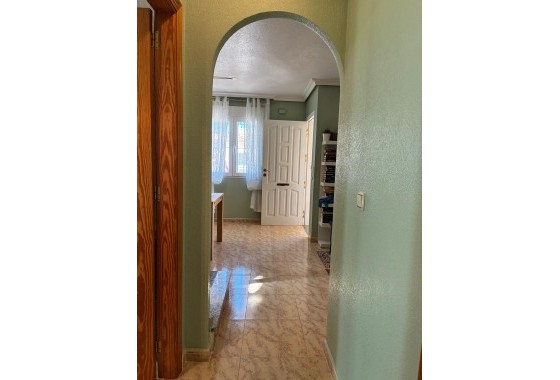 Herverkoop - Halfvrijstaande villa -
Orihuela Costa