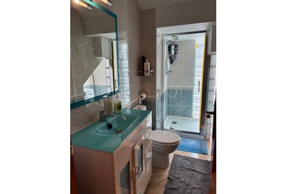 Herverkoop - Halfvrijstaande villa -
Orihuela Costa