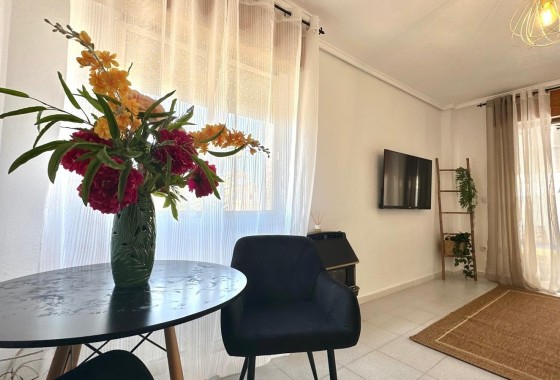 Herverkoop - Appartement / Flat -
Torrevieja - La Siesta - El Salado - Torreta