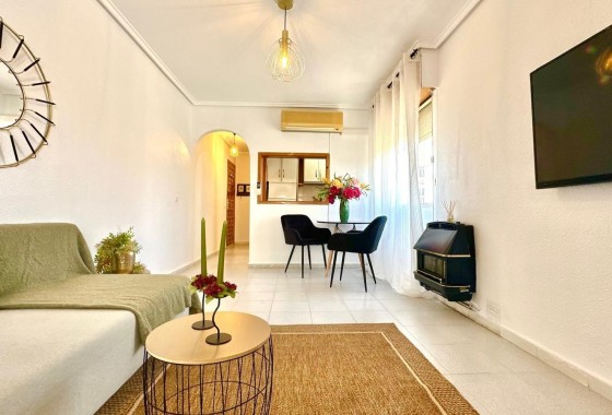 Herverkoop - Appartement / Flat -
Torrevieja - La Siesta - El Salado - Torreta