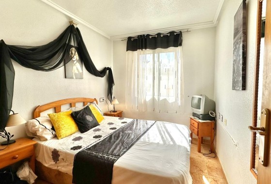 Herverkoop - Appartement / Flat -
Torrevieja - El limonar