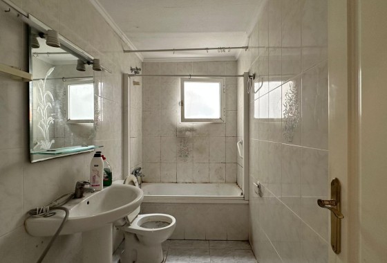 Herverkoop - Appartement / Flat -
Torrevieja - Estacion de autobuses