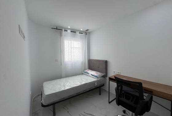 Herverkoop - Appartement / Flat -
Torrevieja - torrevieja