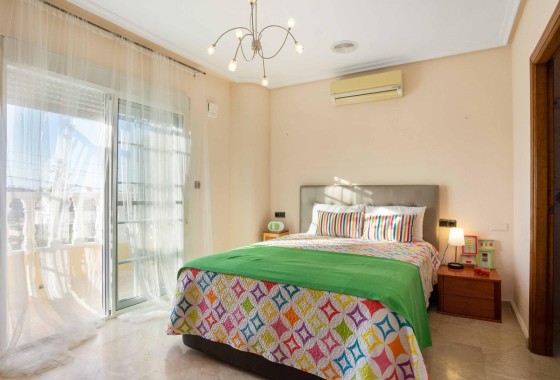 Revente - Maison de ville -
Orihuela Costa - Los Almendros-La Florida