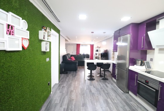 Resale - Stadthaus -
Redovan - Redovan - Town