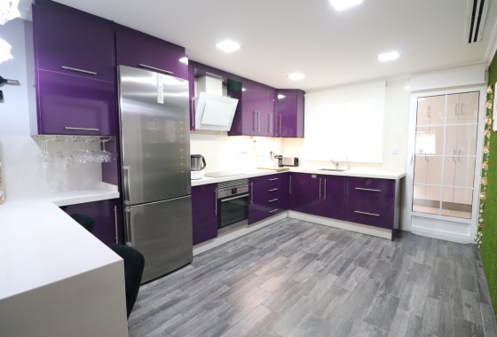 Resale - Stadthaus -
Redovan - Redovan - Town