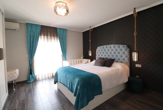 Resale - Stadthaus -
Redovan - Redovan - Town