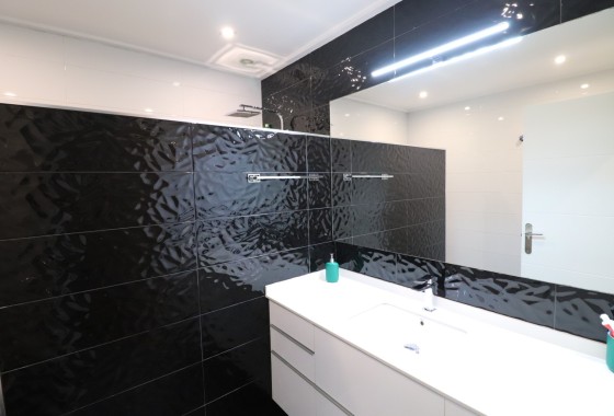 Resale - Stadthaus -
Redovan - Redovan - Town