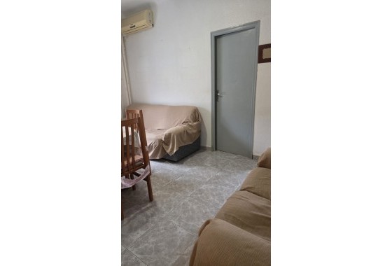 Herverkoop - Appartement / Flat -
Crevillente