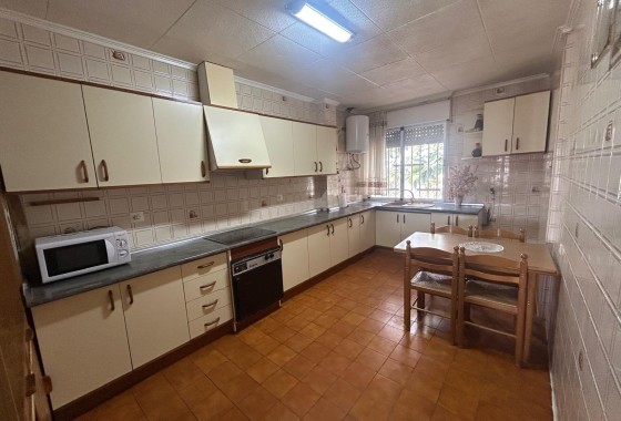 Herverkoop - Stadswoning -
Crevillente