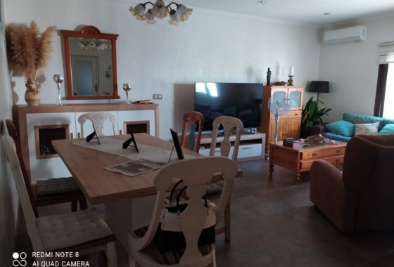 Herverkoop - Halfvrijstaande villa -
Novelda