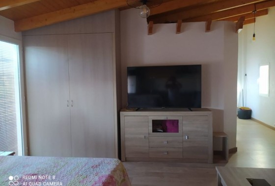 Herverkoop - Halfvrijstaande villa -
Novelda