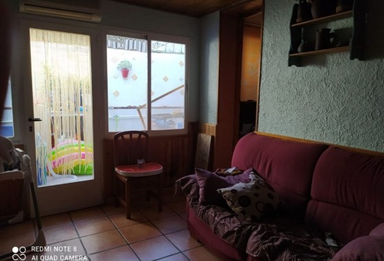 Herverkoop - Halfvrijstaande villa -
Novelda