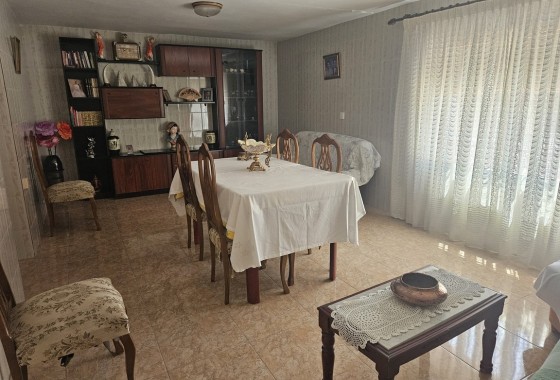 Herverkoop - Stadswoning -
Crevillente