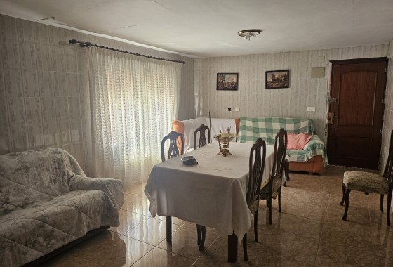 Herverkoop - Stadswoning -
Crevillente