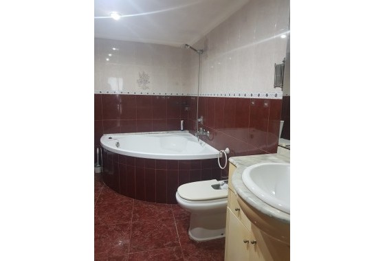 Herverkoop - Finca Landelijk pand -
Monóvar