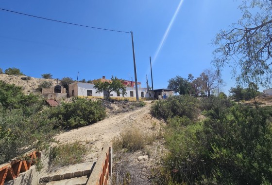 Herverkoop - Finca Landelijk pand -
Crevillente