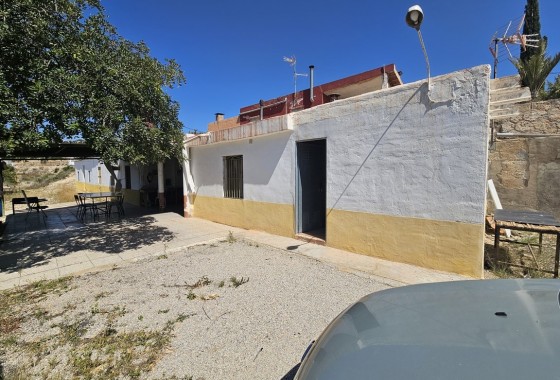 Herverkoop - Finca Landelijk pand -
Crevillente