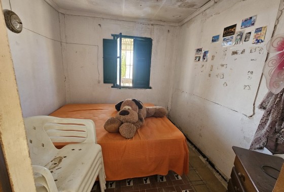 Herverkoop - Finca Landelijk pand -
Crevillente