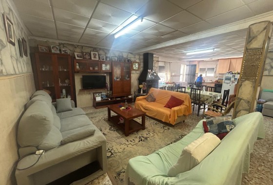 Herverkoop - Finca Landelijk pand -
Crevillente