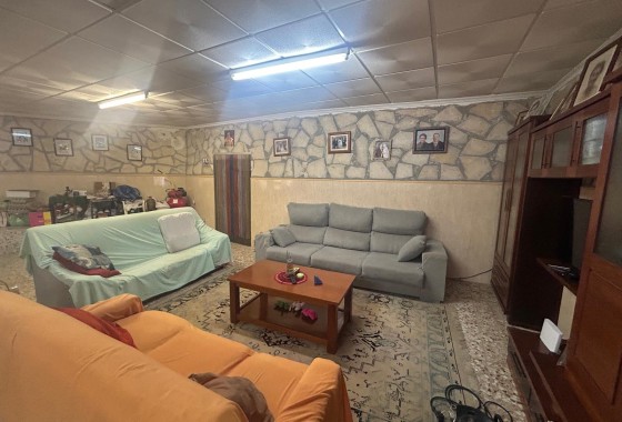 Herverkoop - Finca Landelijk pand -
Crevillente