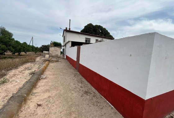 Herverkoop - Finca Landelijk pand -
Crevillente