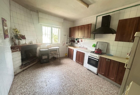 Herverkoop - Finca Landelijk pand -
Crevillente