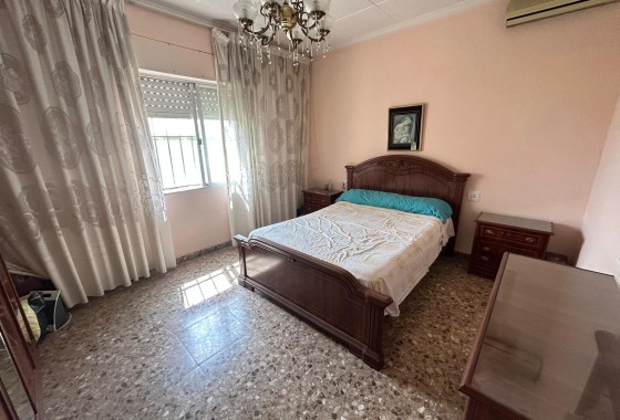 Herverkoop - Finca Landelijk pand -
Crevillente