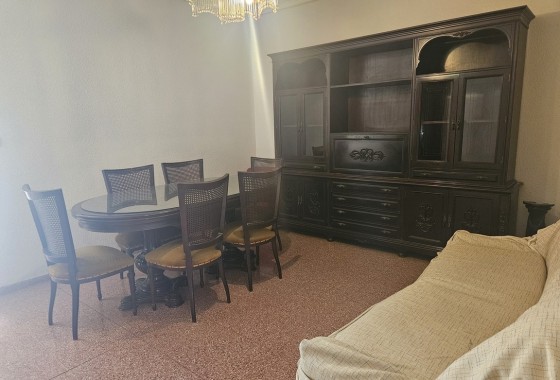 Herverkoop - Stadswoning -
Albatera