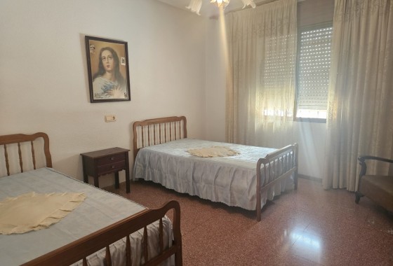 Herverkoop - Stadswoning -
Albatera