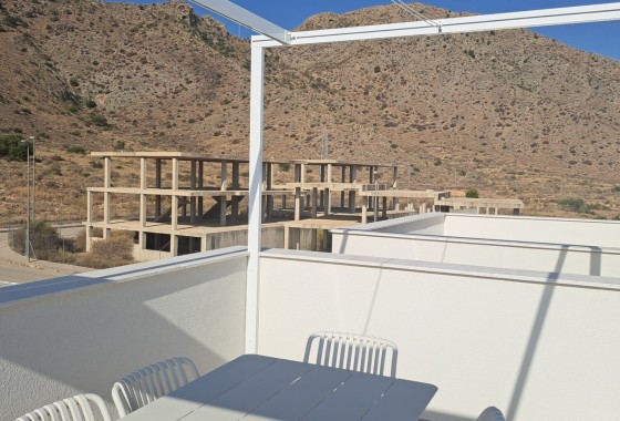 Herverkoop - Halfvrijstaande villa -
Cox