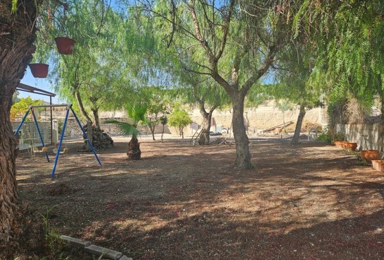 Herverkoop - Finca Landelijk pand -
Novelda