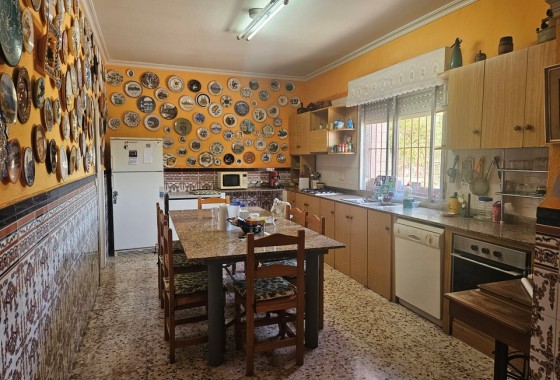 Herverkoop - Finca Landelijk pand -
Novelda