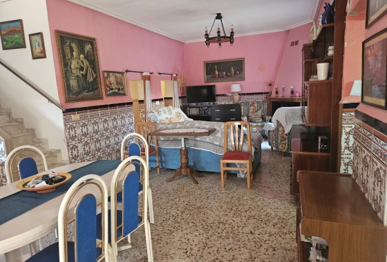 Herverkoop - Finca Landelijk pand -
Novelda