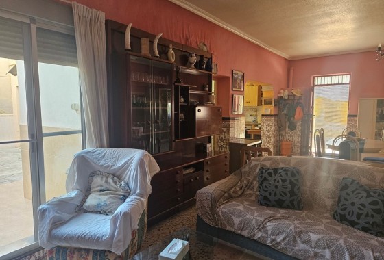 Herverkoop - Finca Landelijk pand -
Novelda