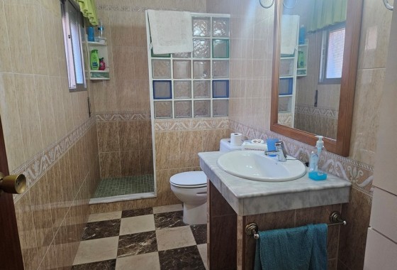 Herverkoop - Finca Landelijk pand -
Novelda