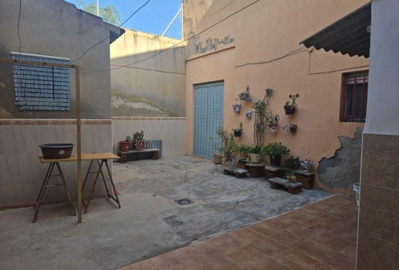 Herverkoop - Finca Landelijk pand -
Novelda