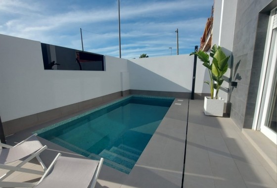 Herverkoop - Finca Landelijk pand -
Roldan