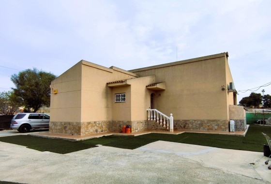 Herverkoop - Finca Landelijk pand -
Alicante