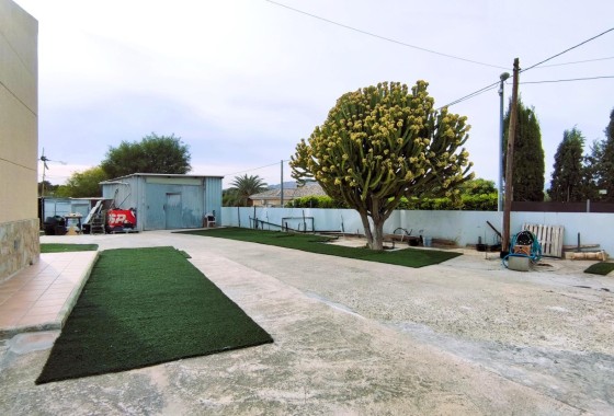 Herverkoop - Finca Landelijk pand -
Alicante