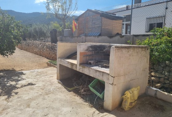 Herverkoop - Finca Landelijk pand -
Hondón de las Nieves