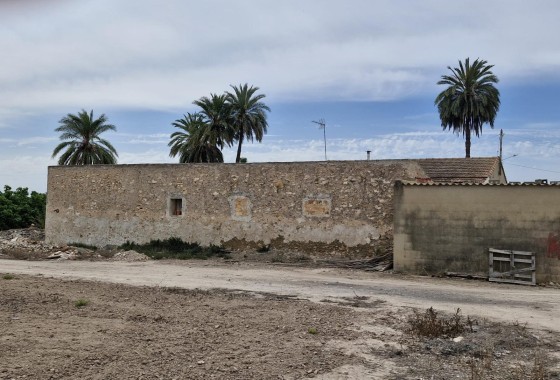 Herverkoop - Finca Landelijk pand -
Elche