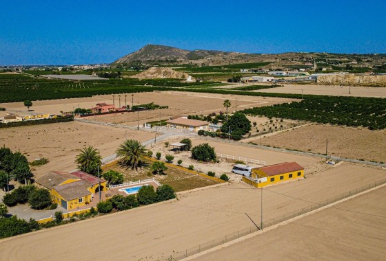 Herverkoop - Finca Landelijk pand -
Orihuela