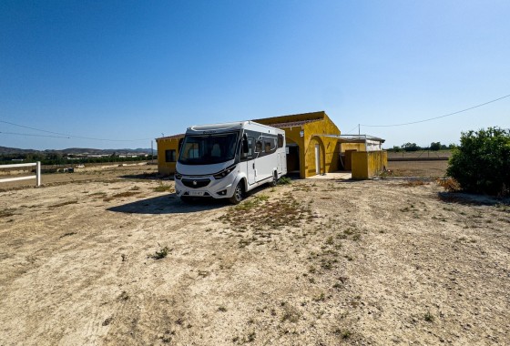 Herverkoop - Finca Landelijk pand -
Orihuela