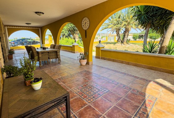 Herverkoop - Finca Landelijk pand -
Orihuela