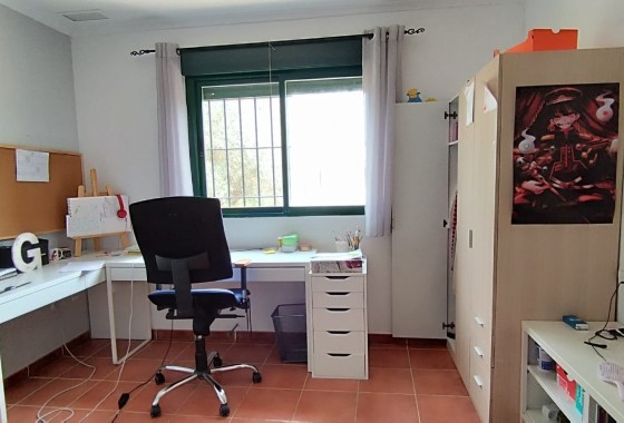 Herverkoop - Finca Landelijk pand -
Elche