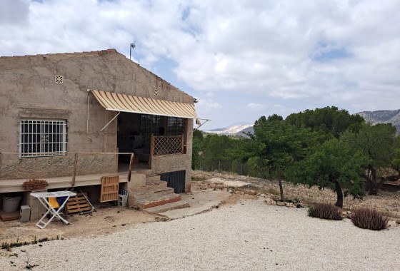 Herverkoop - Finca Landelijk pand -
La Romana