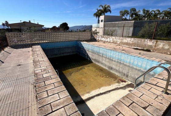 Herverkoop - Finca Landelijk pand -
Petrer